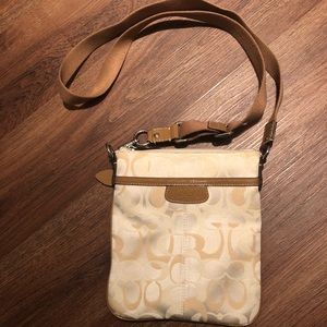 Authentic Signature Coach Crossbody purse